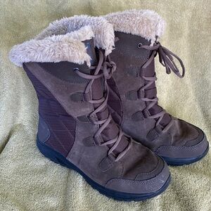 Columbia Ice Maiden II Boots Sz 7.5 Brown Lace Up. Mid Calf.